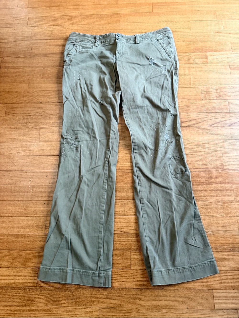 American Eagle Y2K Distressed Sequin Patch Flare Khaki Size 10 Long Stretch